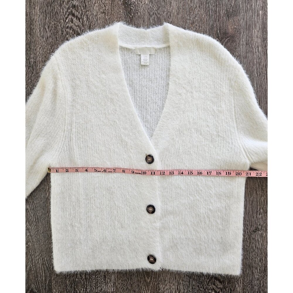 H&M Cream Fuzzy Knit Cardigan M Soft Cozy V-Neck Button - Picture 7 of 8